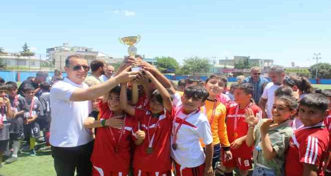 Adıyaman’da öğrenciler arası futbol turnuvası düzenlendi