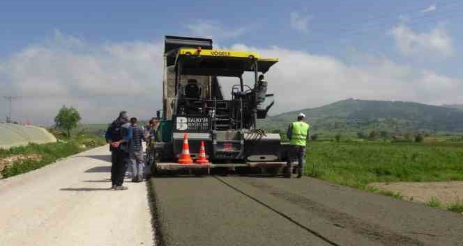 Sındırgı’da kırsal sıcak asfaltla buluşuyor