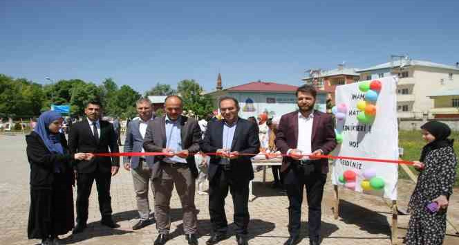 Malazgirt’te depremzedeler yararına yardım kampanyası