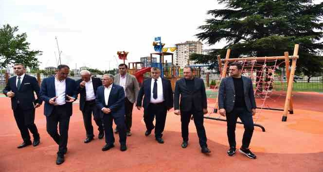 Başkan Büyükkılıç, çocuklara özel 11’inci kütüphaneyi inceledi