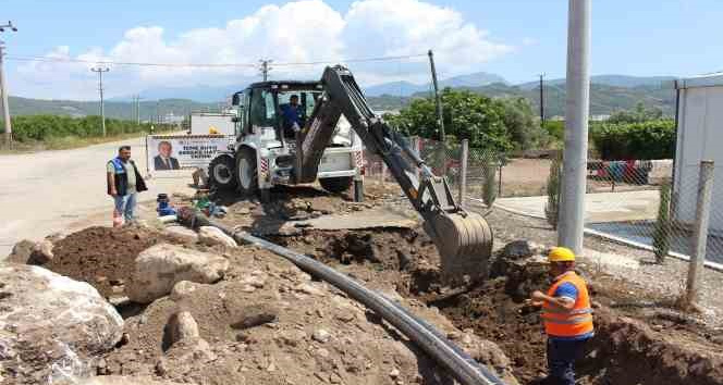 Beykonak ve Mavikent’te şebeke boruları yenileniyor