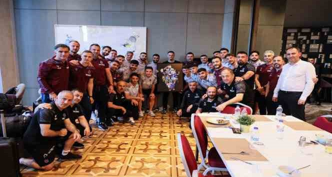 Marek Hamsik’e tablo hediye edildi
