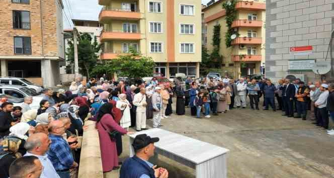 Giresun’dan 516 hacı adayı dualarla kutsal topraklara uğurlandı