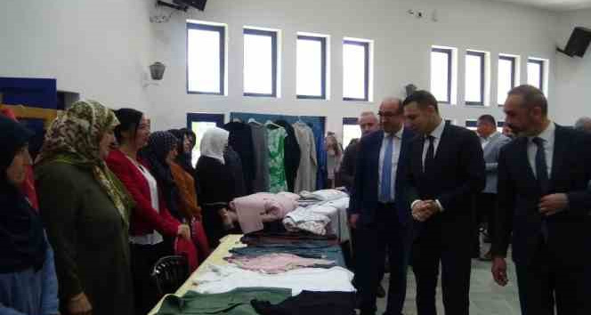 Sandıklı Halk Eğitim Merkezi yıl sonu sergisi açtı