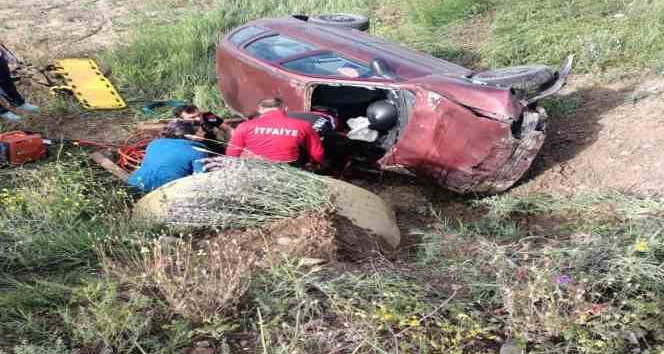 Yoldan çıkan otomobil şarampole devrildi: 1 ölü, 1 yaralı