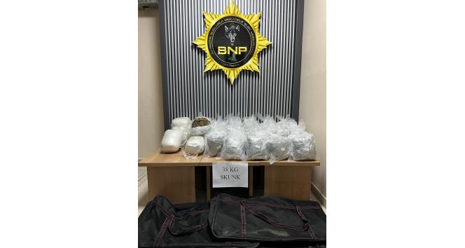 Batman’da şüpheli araçtan 38 kilo skunk çıktı: 2 kişi tutuklandı