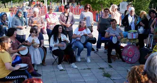 Kadınların kurduğu darbuka ritim grubu ilgi görüyor