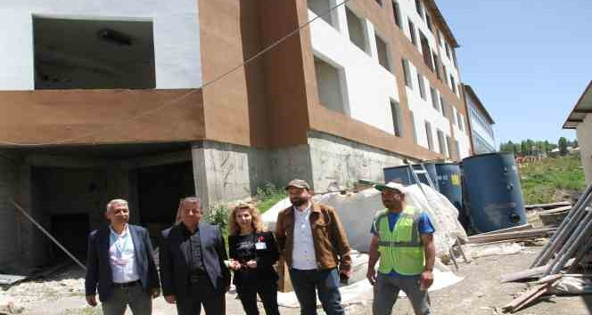 Malazgirt Devlet Hastanesi inşaatında çalışmalar yeniden başladı