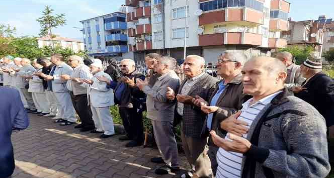 Hacı adayları uğurlandı