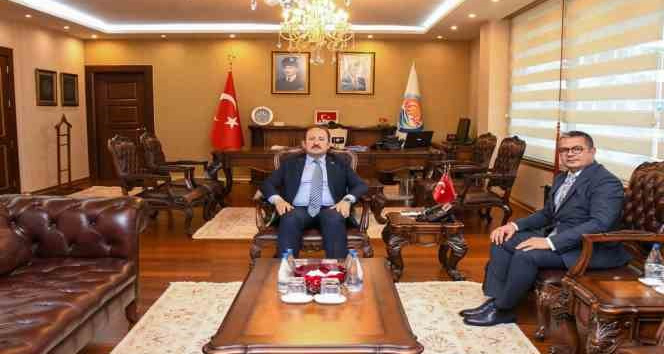 Vali Pehlivan, Mersin’de devam eden altyapı projelerini değerlendirildi