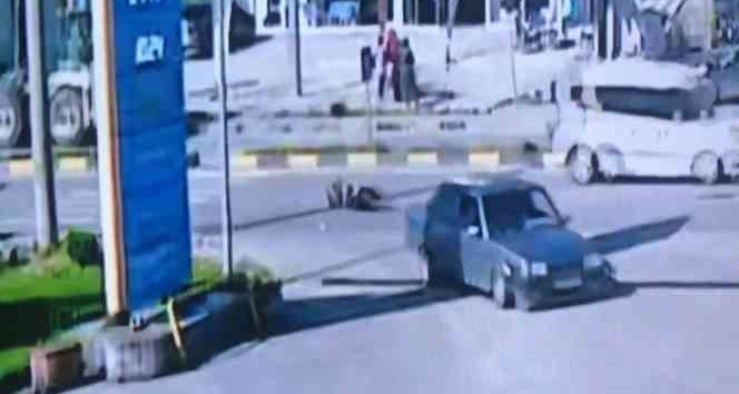 Hafif ticari araç yaya geçidinde çocuğa çarptı