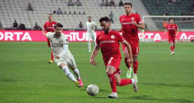 Spor Toto Süper Lig: Giresunspor: 1 - FTA Antalyaspor: 0 (İlk yarı)