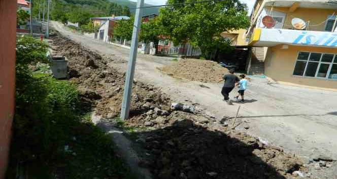 Posof’ta doğalgaz alt yapı çalışmaları sürüyor