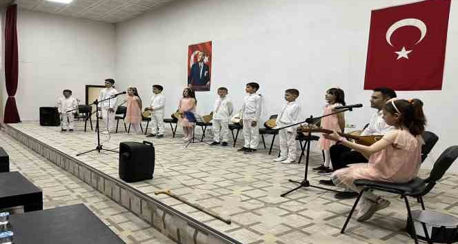 Çıldır İlkokulu’nda mezuniyet konseri düzenledi