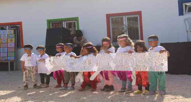 Çadırkentte çocuk işçiliğinin önlenmesi amacıyla Sosyal Destek Merkezi açıldı
