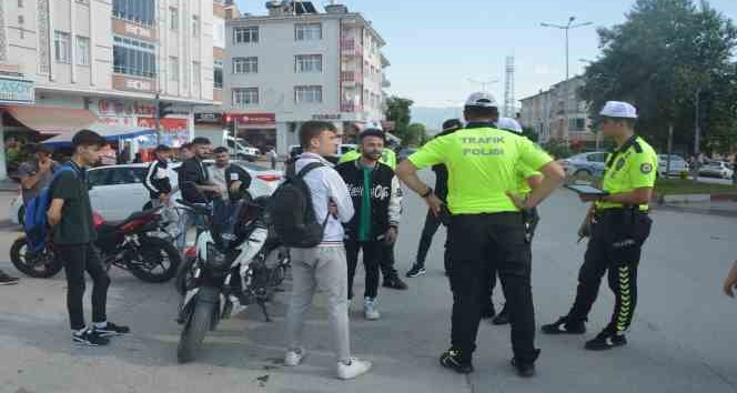 Tokat’ta trafik ekiplerinden motosiklet uygulaması