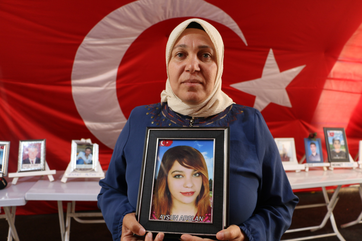 Ailelerin evlat nöbeti kararlılıkla devam ediyor