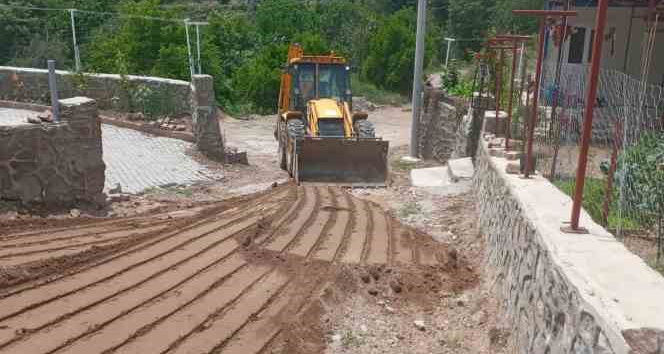 Nazilli Belediyesi Ketenova Mahallesi’nde yol çalışmalarına başladı