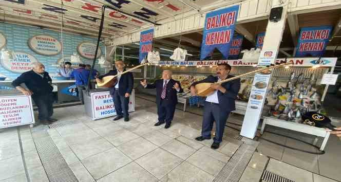 Aşık’lar denizler için Türkiye Deniz Canlıları Müzesi’nde çaldı