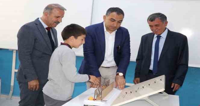 Köy okuluna Matematik Atölyesi ve Zeka Oyunları Sınıfı