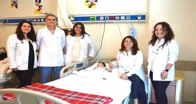 2 aylık bebek ameliyatla yaşama tutundu