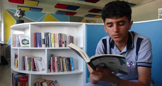 Bingöl’de 50 kitap okuyan öğrenci ödüllendirildi