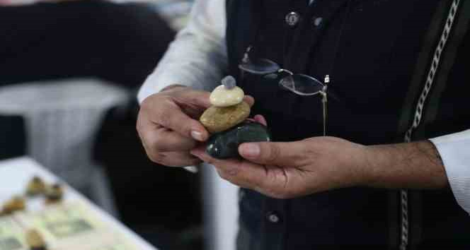 Bağcılar Kitap Fuarı’nda el emeği taşlara yoğun ilgi