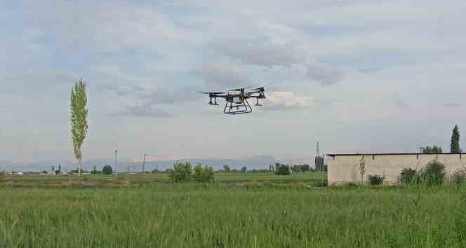 Tarımsal ilaçlamada traktörün yerini ZİHA’lar alıyor