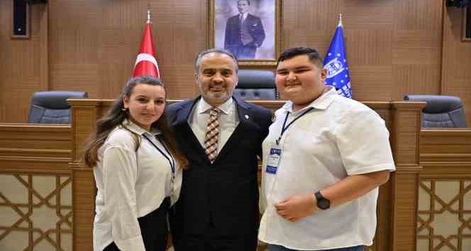 Yerel ve ulusal sorunlara genç bakış