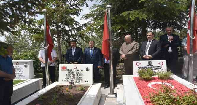 Şehit Mesut Ardıç kabri başında anıldı