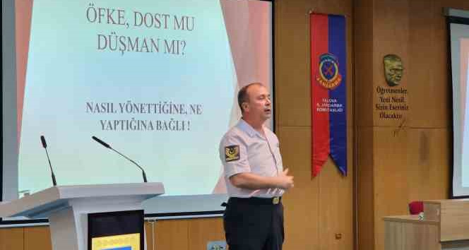 Esenköy’de jandarmadan turizm sezonu öncesi esnafa seminer