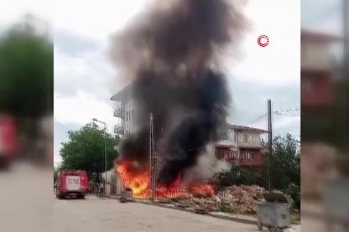 Ankara&#039;da korkutan gıda deposu yangını