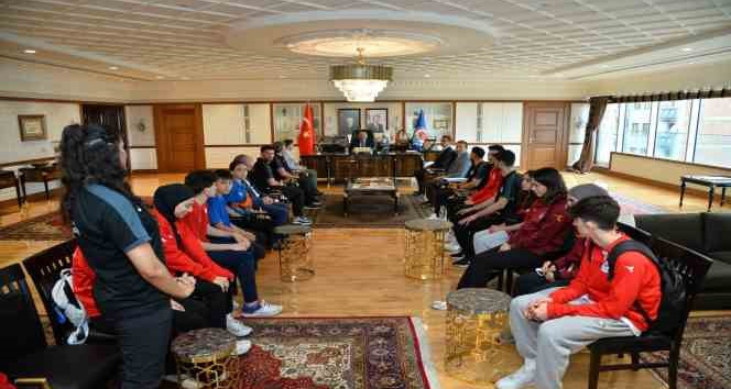 Başkan Zorluoğlu, şampiyon sporcuları ağırladı