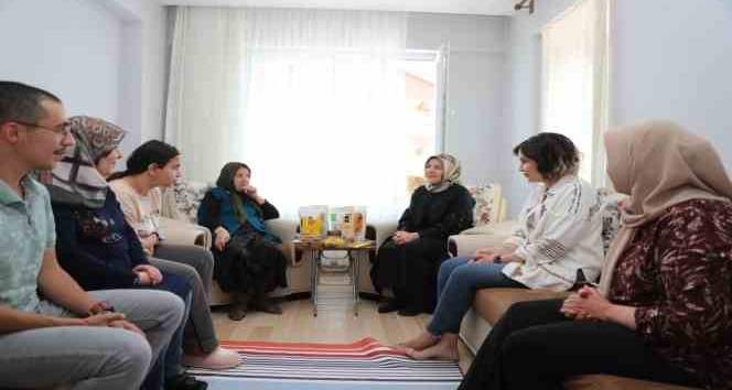 Fatma Çolakbayrakdar, Çölyaklı Aileleri Ziyaret Etti