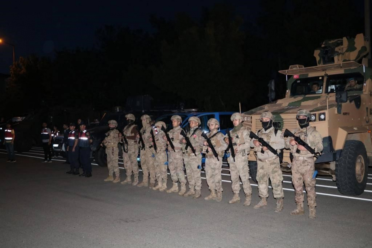 Batman merkezli 3 ilde terör örgütü PKK’nın finans yapılanmasına operasyon: 8 gözaltı