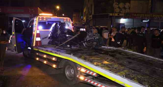 Yunus polisleri ile otomobil çarpıştı: 2 polis yaralandı