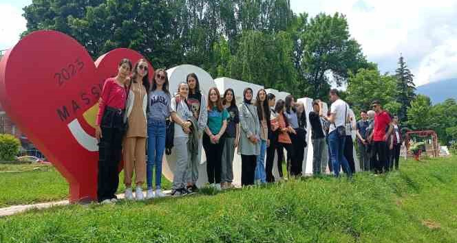 Ardahan’da öğretmen ve öğrenciler yurt dışı deneyimi yaşıyor