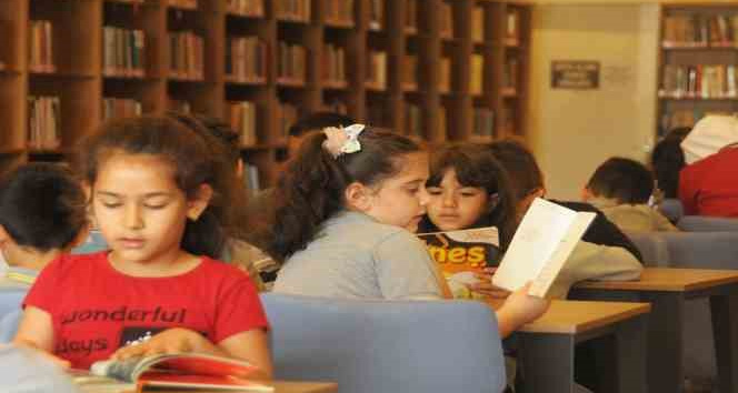 9 bin nüfuslu ilçenin 3 bin üyeli kütüphanesi ilgi görüyor