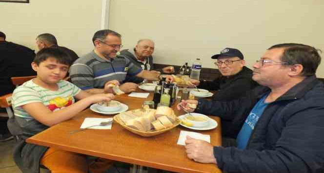 Balıkesir’de sezonun son ’Sabah Namazı Buluşması’ tarihi camide yapıldı