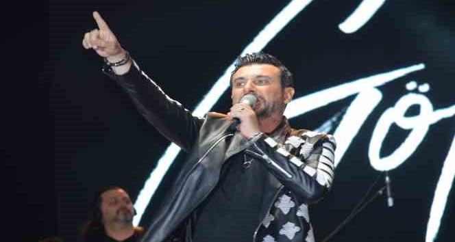 Gökhan Tepe Tekirdağ’da konser verdi