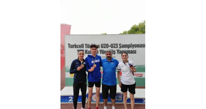 Karslı atletler madalyaları topladı