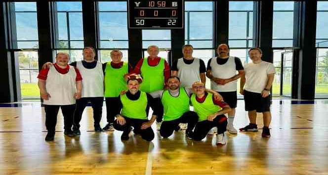 Cumhurbaşkanı Erdoğan, ekibiyle basketbol maçı yaptı