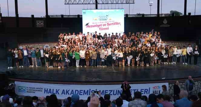 Halk Akademisi öğrencilerinin performansları nefesleri kesti