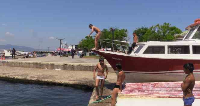 Bandırma’nın sahillerinde denize girmek istiyorlar