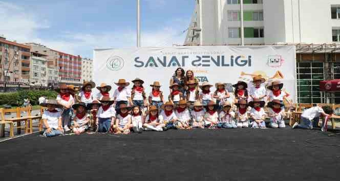 Sanat akademisi öğrencileri yetenekleriyle hayran bıraktı