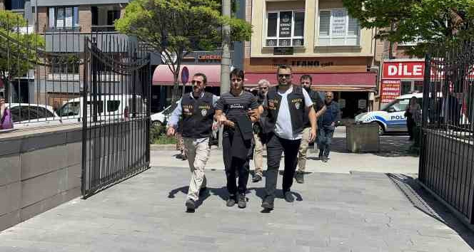 24 yaşındaki gencin bıçaklanarak öldürüldüğü kavgada baba ve oğlu tutuklandı