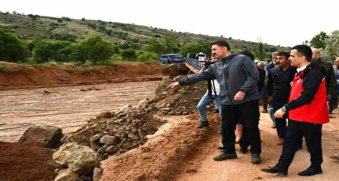 Kırıkkale’de sel: Dereler taştı, evleri ve ahırları su bastı