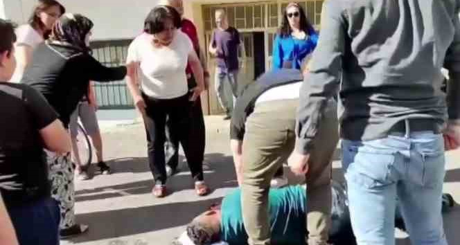 Pendik’te sokak ortasında bıçaklı cinayet kamerada