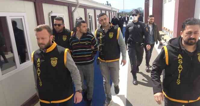 Kız meselesi yüzünden arkadaşını boğazını keserek öldürmüştü, müebbet hapsi istendi