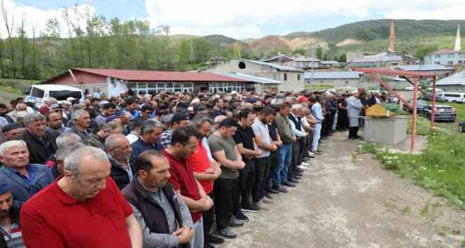 Kazada hayatını kaybeden bisiklet sürücüsü son yolculuğuna uğurlandı